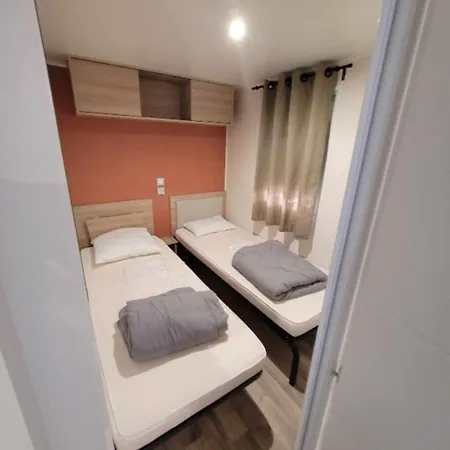 Camping Grand Mobil-home Familial Accès Direct à La 5 étoile