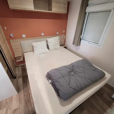 Grand Mobil-home Familial Accès Direct à La 5 étoile Torreilles