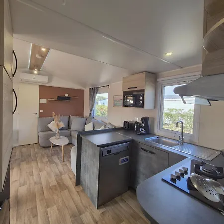 Camping Le Coco Mobil-home Familial Accès Direct à La 5 étoiles Parc Aquatique *